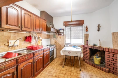 Moradia T3 para Venda em Teixoso e Sarzedo