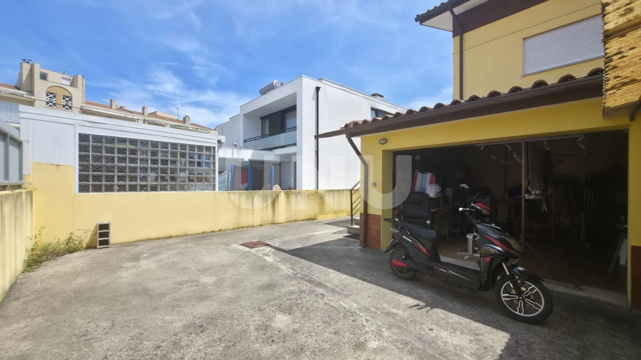 Moradia T4 para Venda em Valega Foto 40