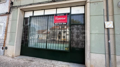 Loja para Arrendamento em Salvaterra de Magos e Foros de Salvaterra