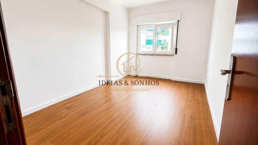 Apartamento T3 para Venda em Corroios Foto 14