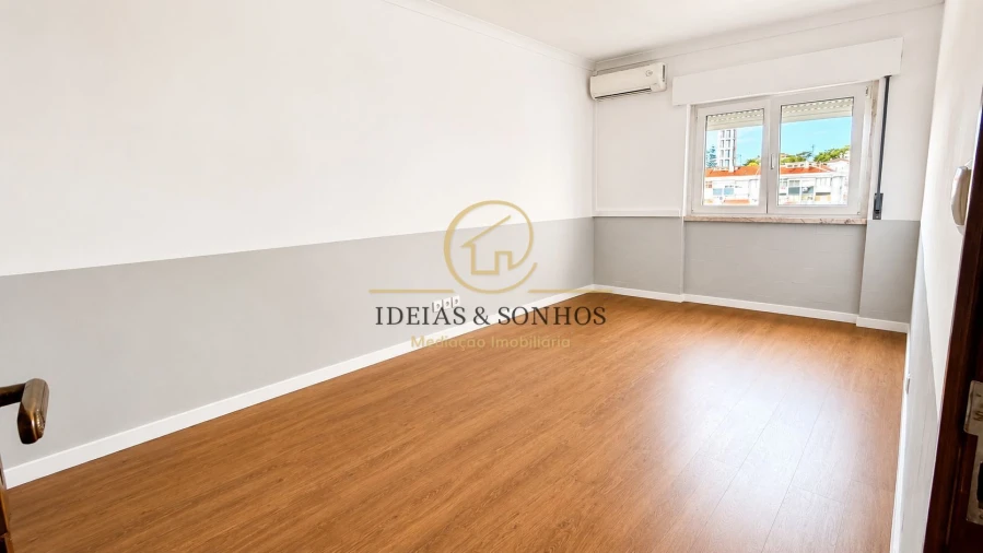 Apartamento T3 para Venda em Corroios Foto 8
