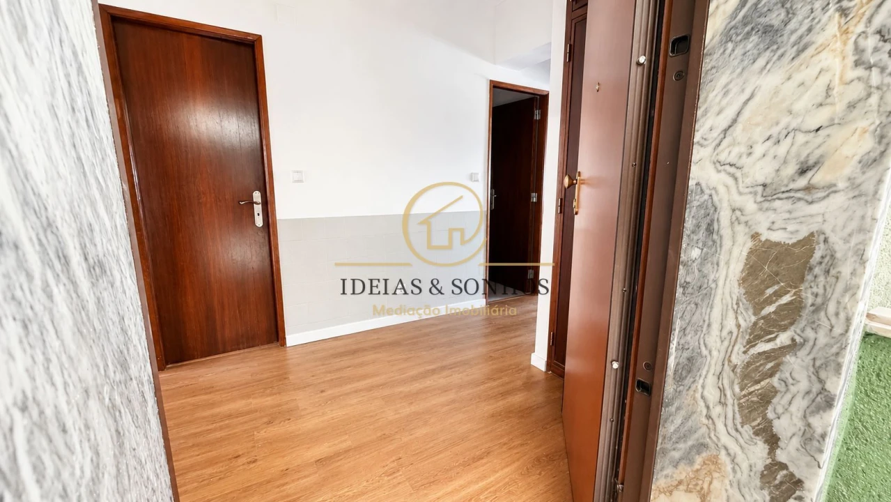 Apartamento T3 para Venda em Corroios Foto 10