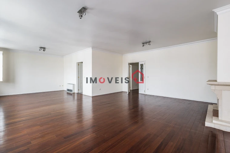 Apartamento T5 para Venda em Leiria, Pousos, Barreira e Cortes Foto 12