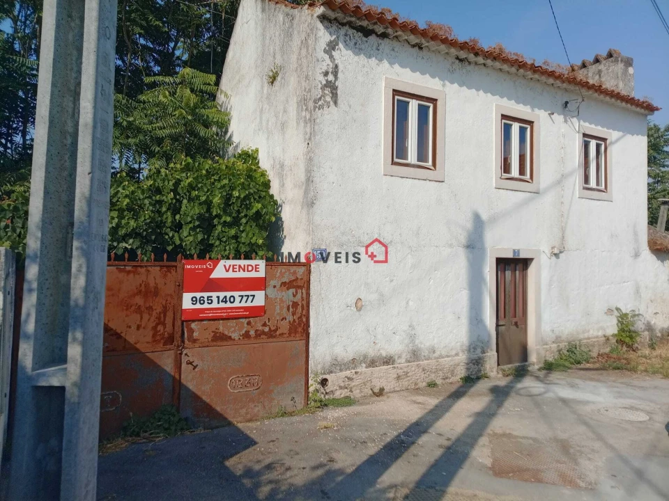 Moradia T2 para Venda em Pernes Foto 1