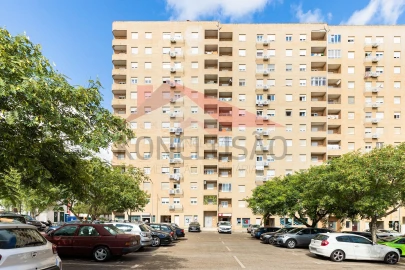 Apartamento T3 para Venda em Carregado e Cadafais