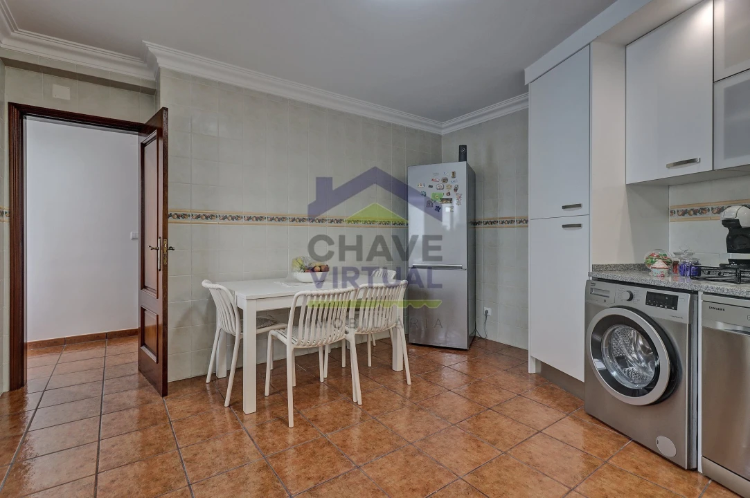 Apartamento T2 para Venda em Reguengo Grande Foto 12