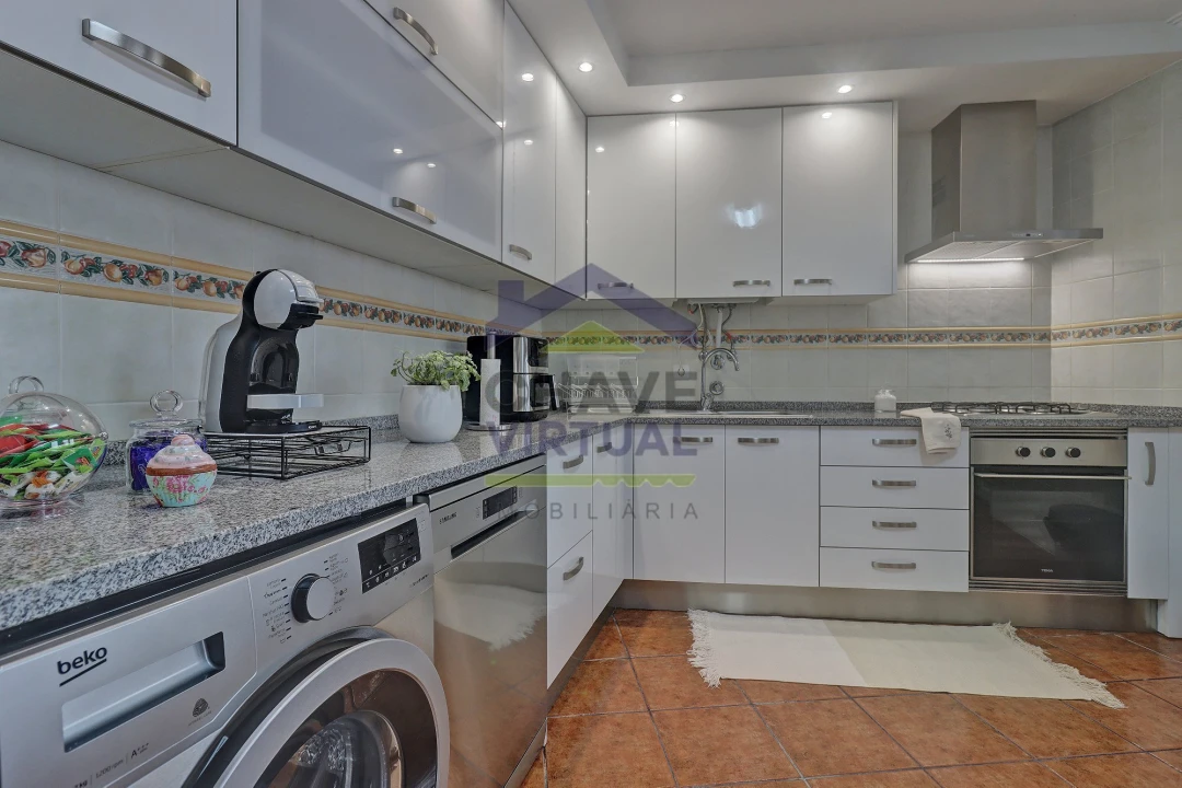 Apartamento T2 para Venda em Reguengo Grande Foto 8