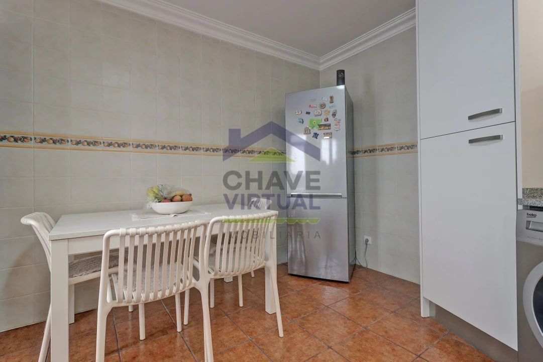 Apartamento T2 para Venda em Reguengo Grande Foto 14
