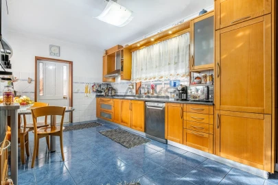 Moradia T3 para Venda em Arnoso (Santa Maria e Santa Eulália) e Sezures