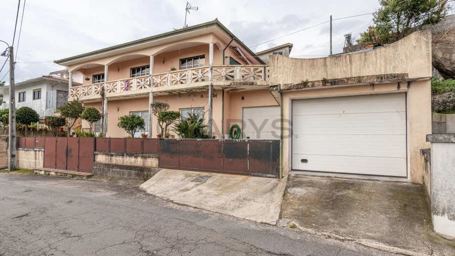 Moradia T3 para Venda em Arnoso (Santa Maria e Santa Eulália) e Sezures