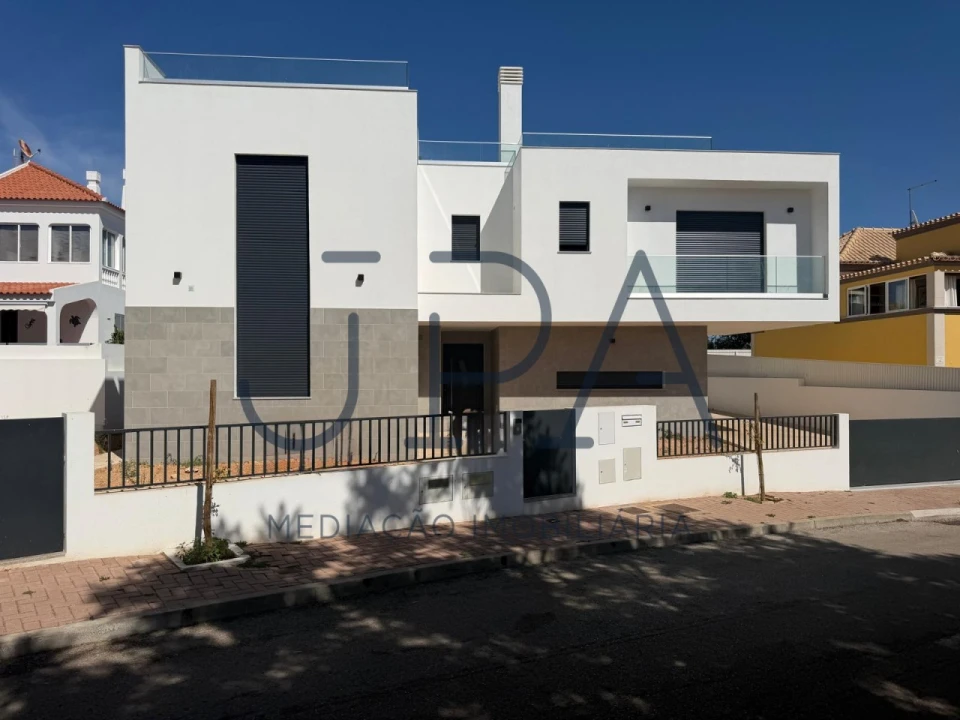 Moradia T4 para Venda em Tavira (Santa Maria e Santiago) Foto 1