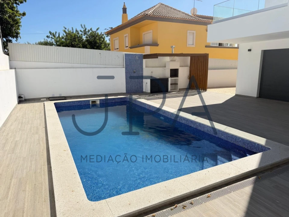Moradia T4 para Venda em Tavira (Santa Maria e Santiago) Foto 13