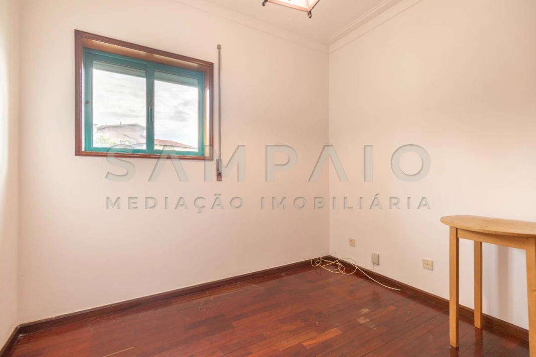 Apartamento T1 para Venda em Fânzeres e São Pedro da Cova Foto 8