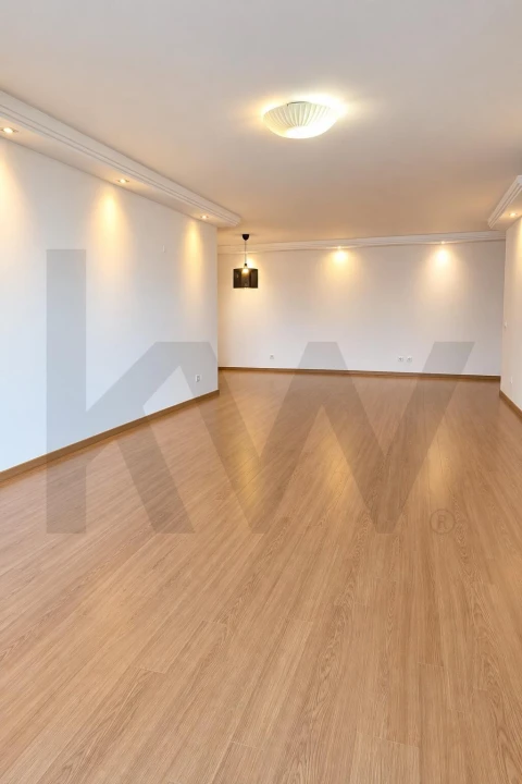 Apartamento T3 para Arrendamento em Odivelas