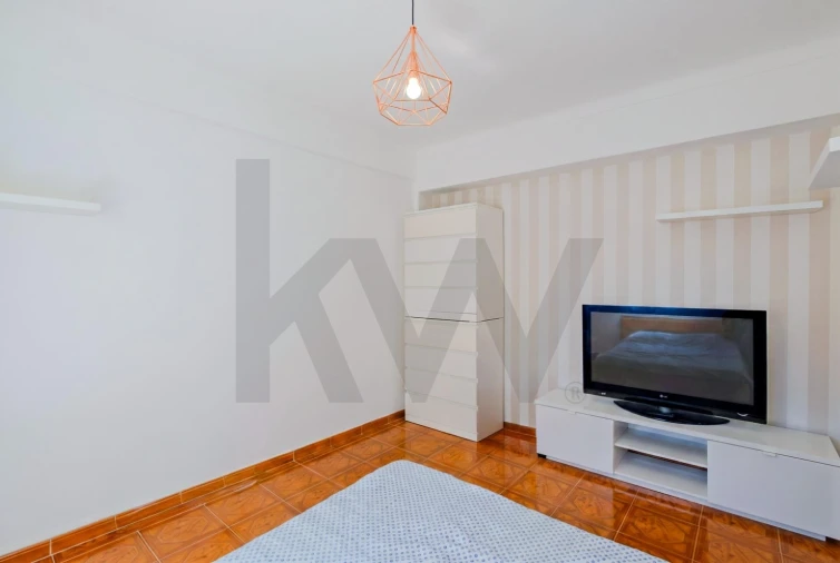 Apartamento T1 para Venda em Alfragide Foto 11