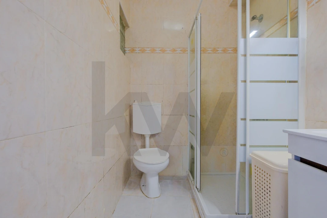 Apartamento T1 para Venda em Alfragide Foto 16