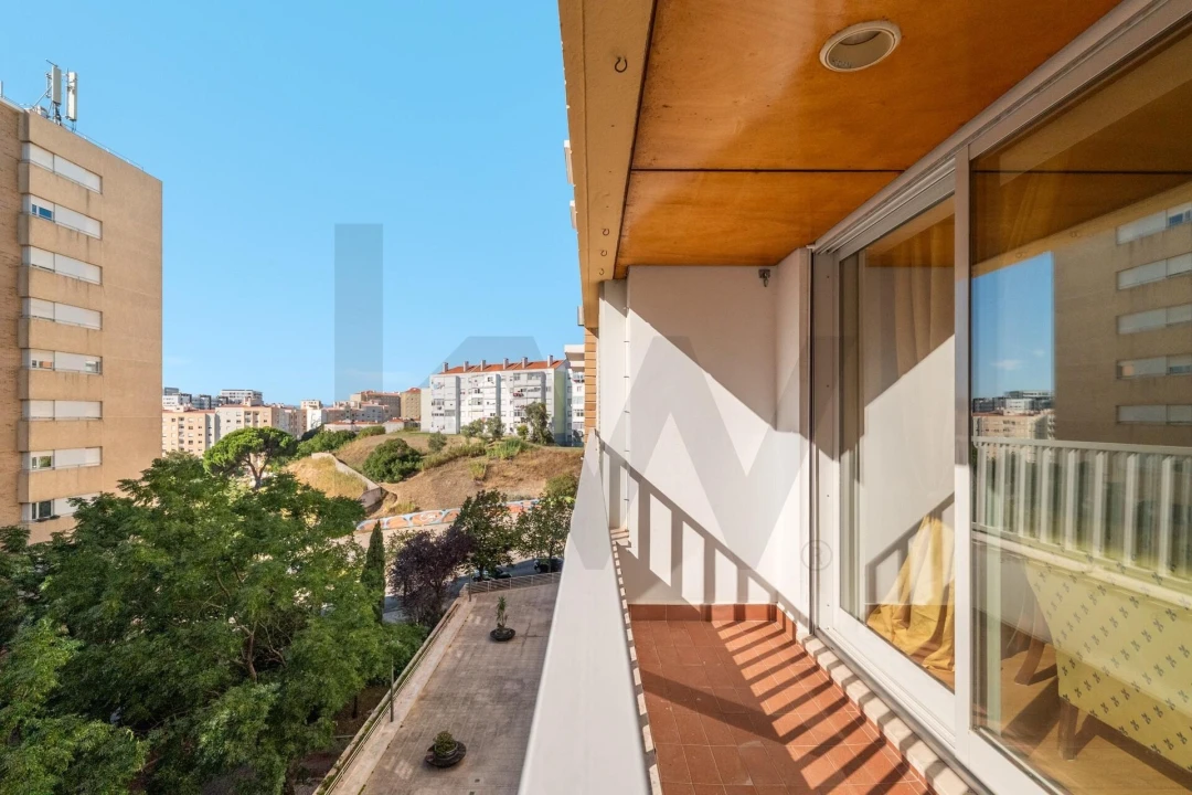 Apartamento T2 para Venda em Lumiar Foto 5