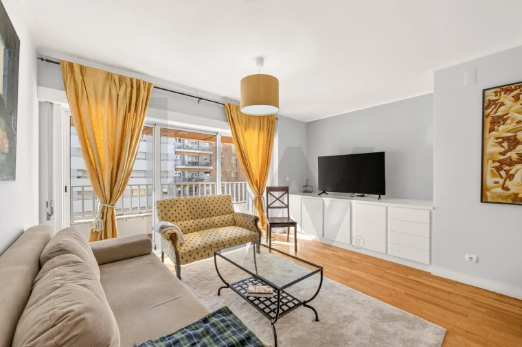 Apartamento T2 para Venda em Lumiar Foto 3