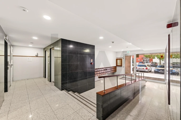 Apartamento T2 para Venda em Lumiar Foto 19