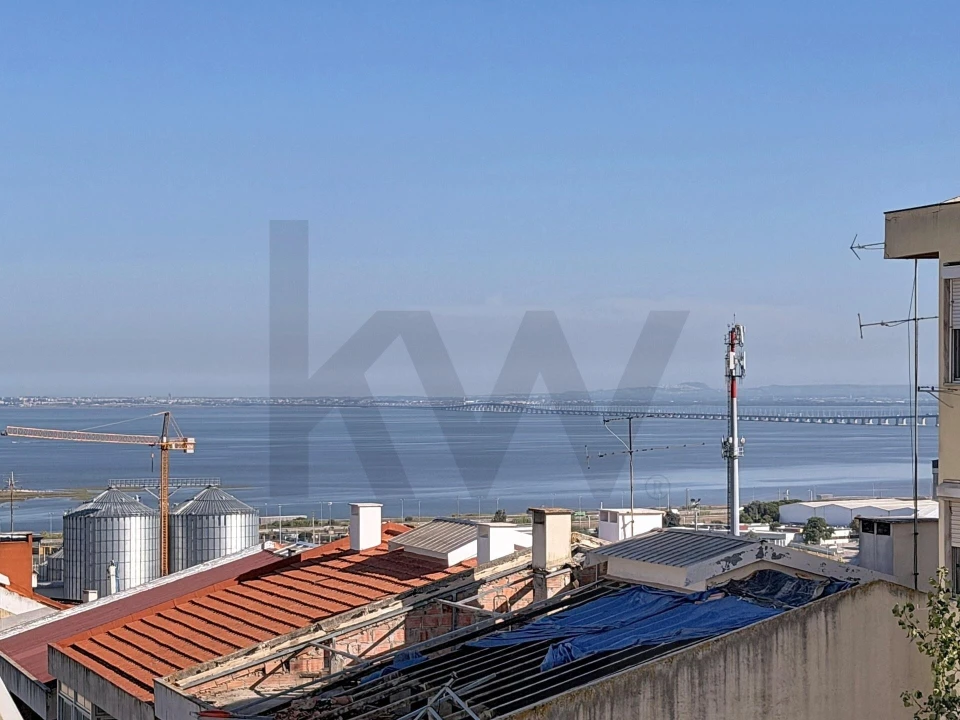 Apartamento T2 para Venda em Santa Iria de Azoia, São João da Talha e Bobadela Foto 38