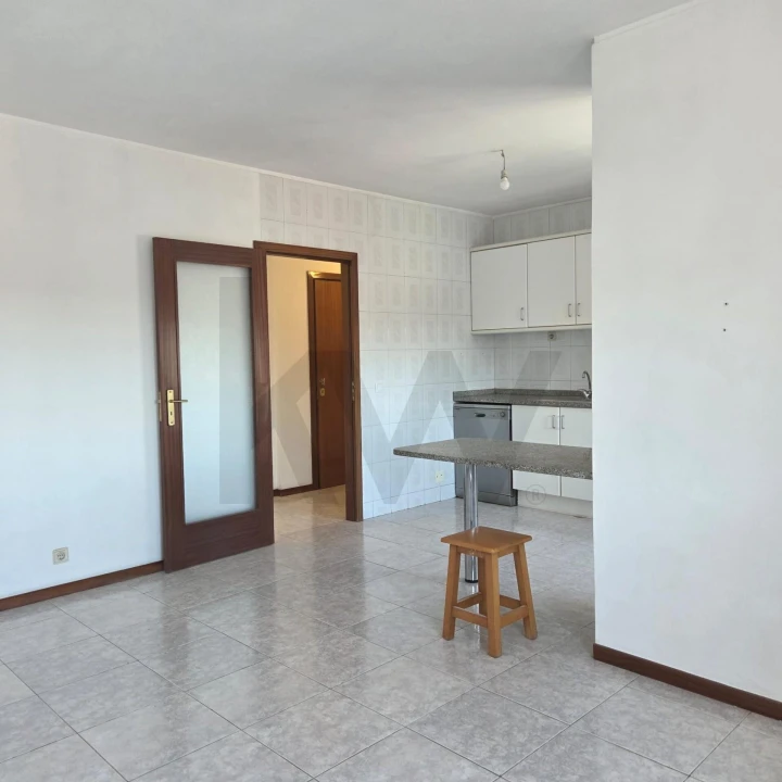 Apartamento T2 para Arrendamento em Rio Tinto Foto 3