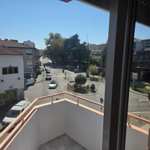 Apartamento T2 para Arrendamento em Rio Tinto Foto 11