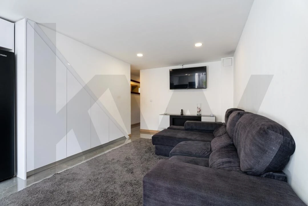 Apartamento T5 para Venda em Cedofeita, Santo Ildefonso, Sé, Miragaia, São Nicolau e Vitória Foto 3