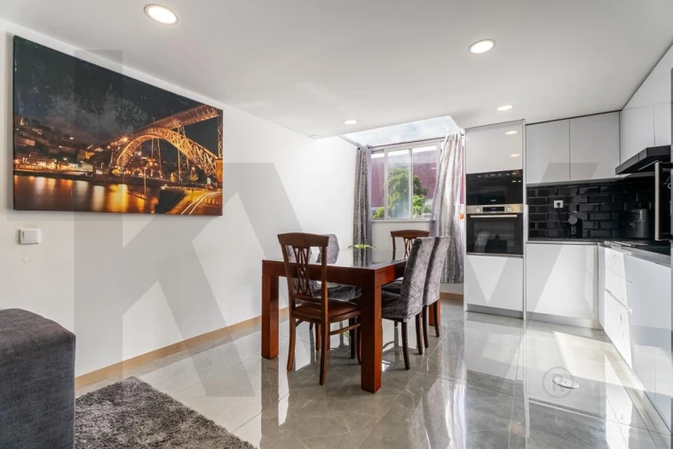 Apartamento T5 para Venda em Cedofeita, Santo Ildefonso, Sé, Miragaia, São Nicolau e Vitória Foto 6