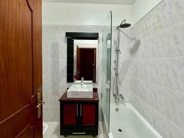 Apartamento T3 para Arrendamento em São Martinho