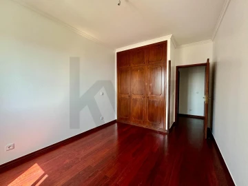 Apartamento T3 para Arrendamento em São Martinho