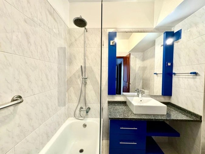 Apartamento T3 para Arrendamento em São Martinho Foto 13