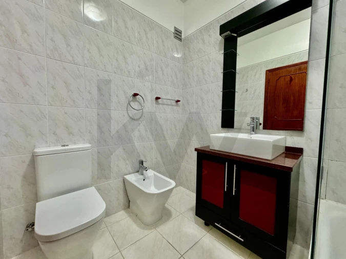 Apartamento T3 para Arrendamento em São Martinho Foto 15