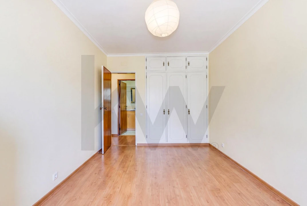 Apartamento T2 para Venda em São Domingos de Rana Foto 4