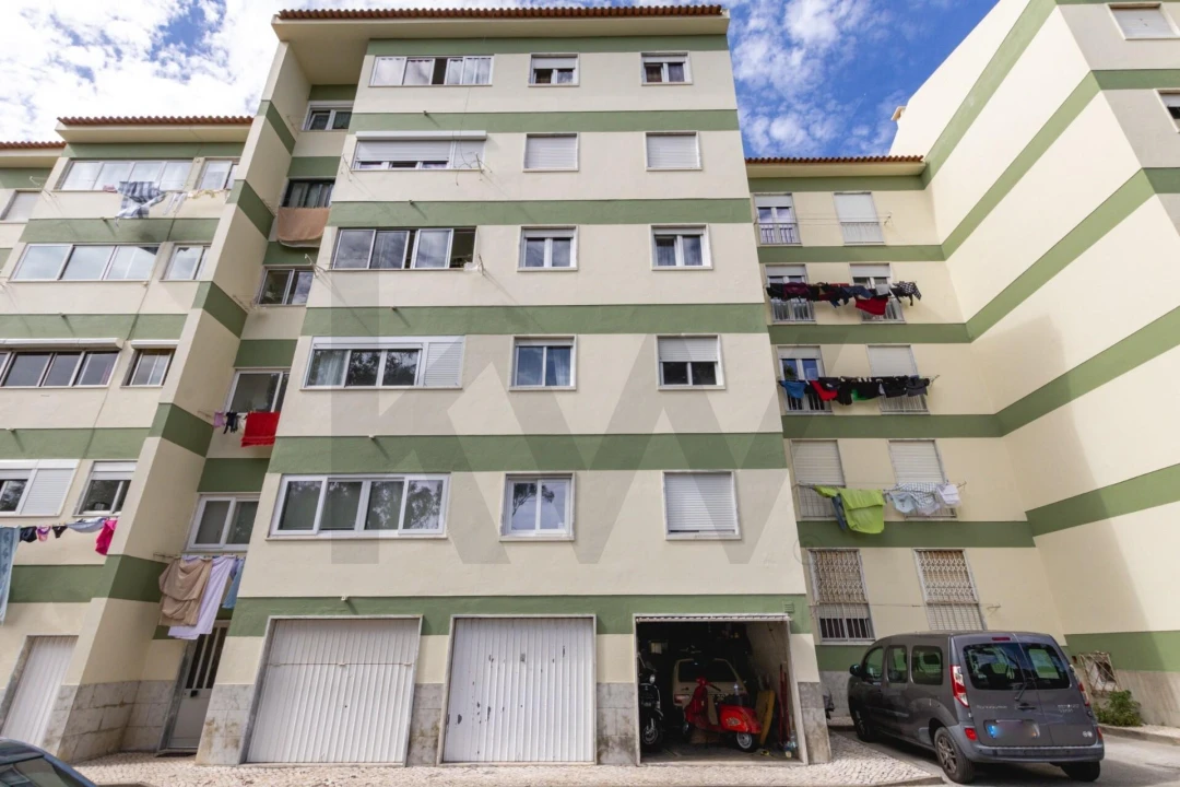 Apartamento T2 para Venda em São Domingos de Rana Foto 2
