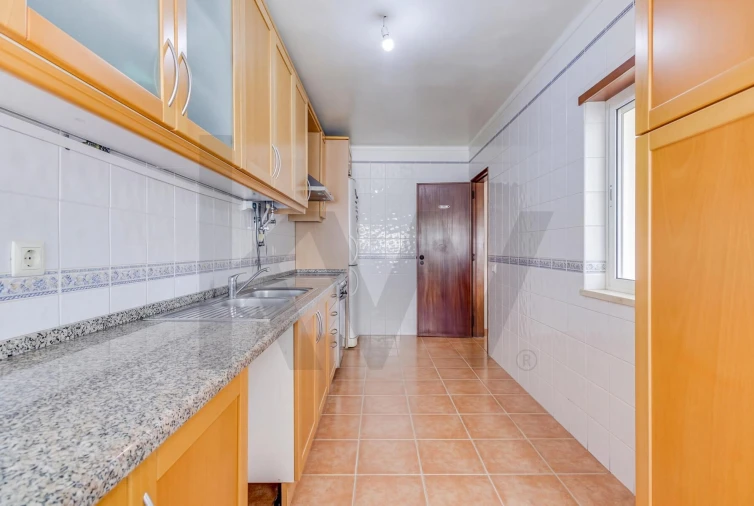 Apartamento T2 para Venda em São Domingos de Rana Foto 6