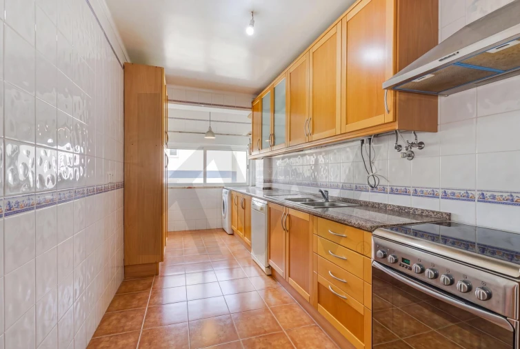 Apartamento T2 para Venda em São Domingos de Rana Foto 7