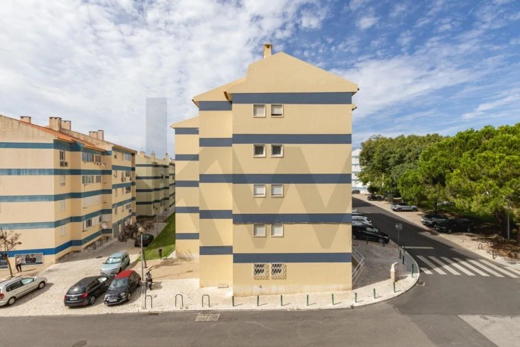 Apartamento T2 para Venda em São Domingos de Rana Foto 20