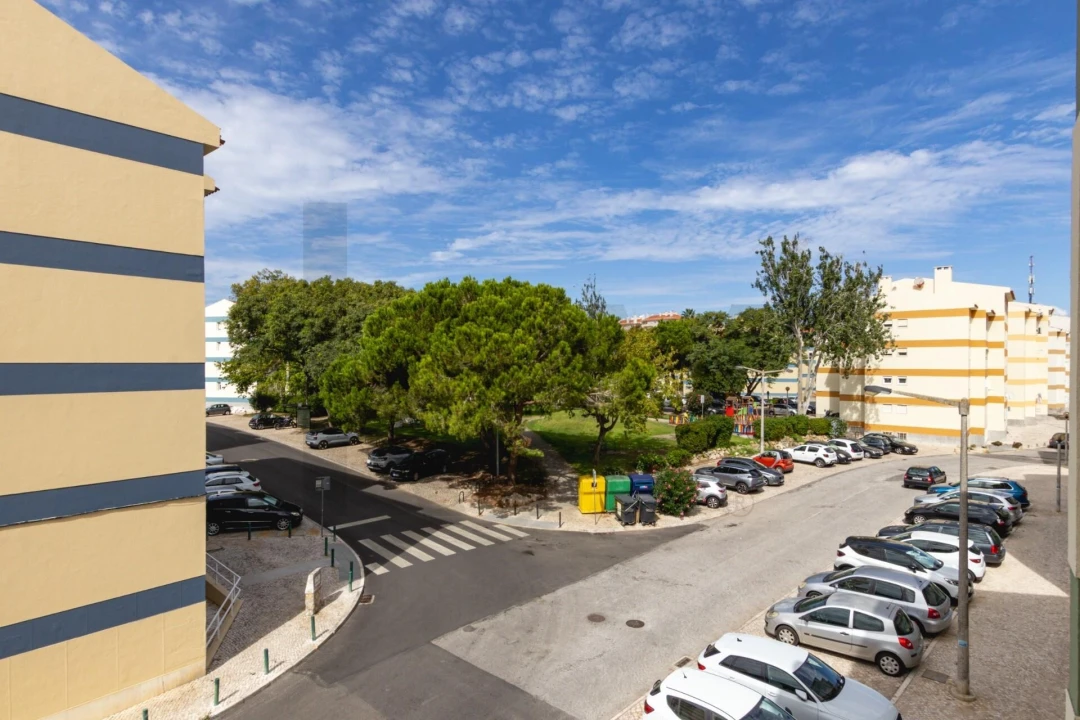 Apartamento T2 para Venda em São Domingos de Rana Foto 13