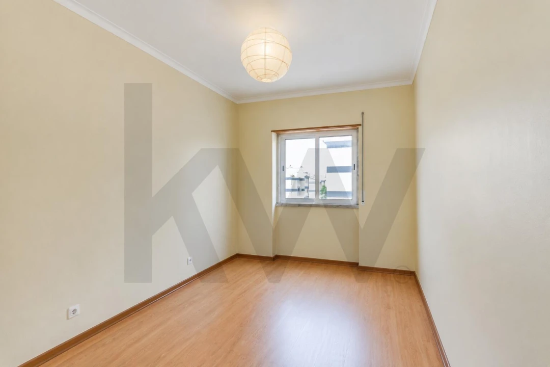 Apartamento T2 para Venda em São Domingos de Rana Foto 1