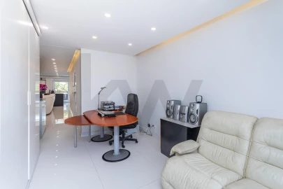 Apartamento T4 para Venda em Oeiras e São Julião da Barra, Paço de Arcos e Caxias