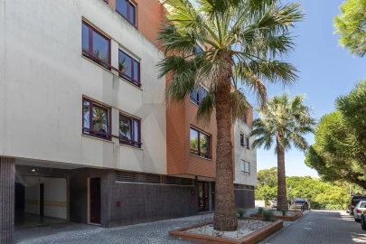 Apartamento T4 para Venda em Oeiras e São Julião da Barra, Paço de Arcos e Caxias