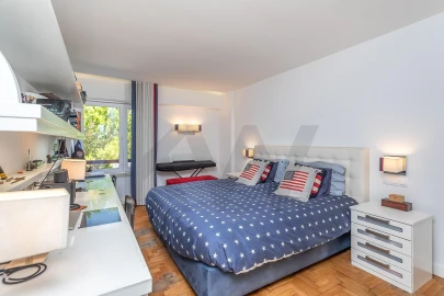 Apartamento T4 para Venda em Oeiras e São Julião da Barra, Paço de Arcos e Caxias