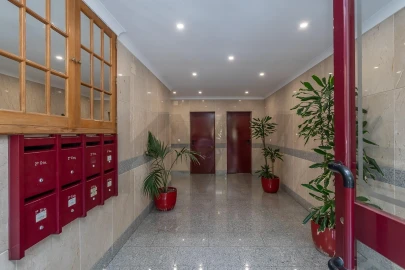 Apartamento T4 para Venda em Oeiras e São Julião da Barra, Paço de Arcos e Caxias