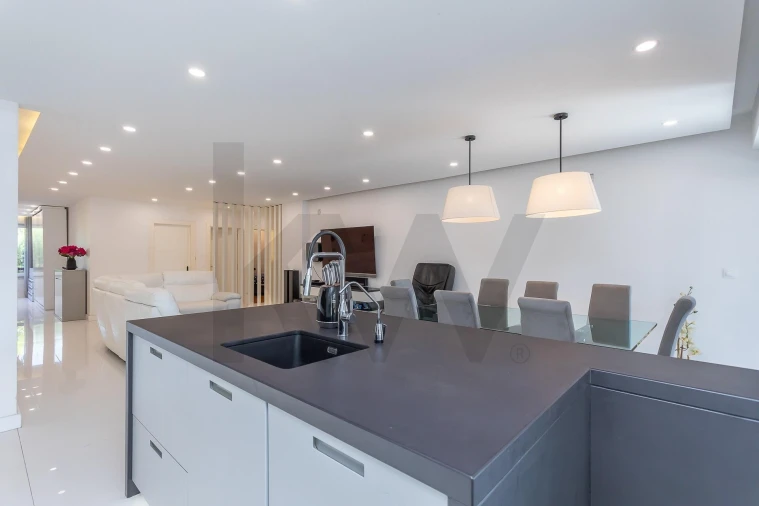 Apartamento T4 para Venda em Oeiras e São Julião da Barra, Paço de Arcos e Caxias Foto 4