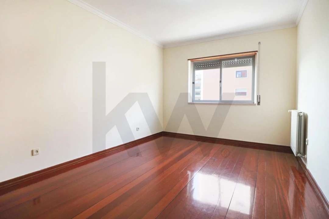 Apartamento T3 para Arrendamento em São Domingos de Rana Foto 23