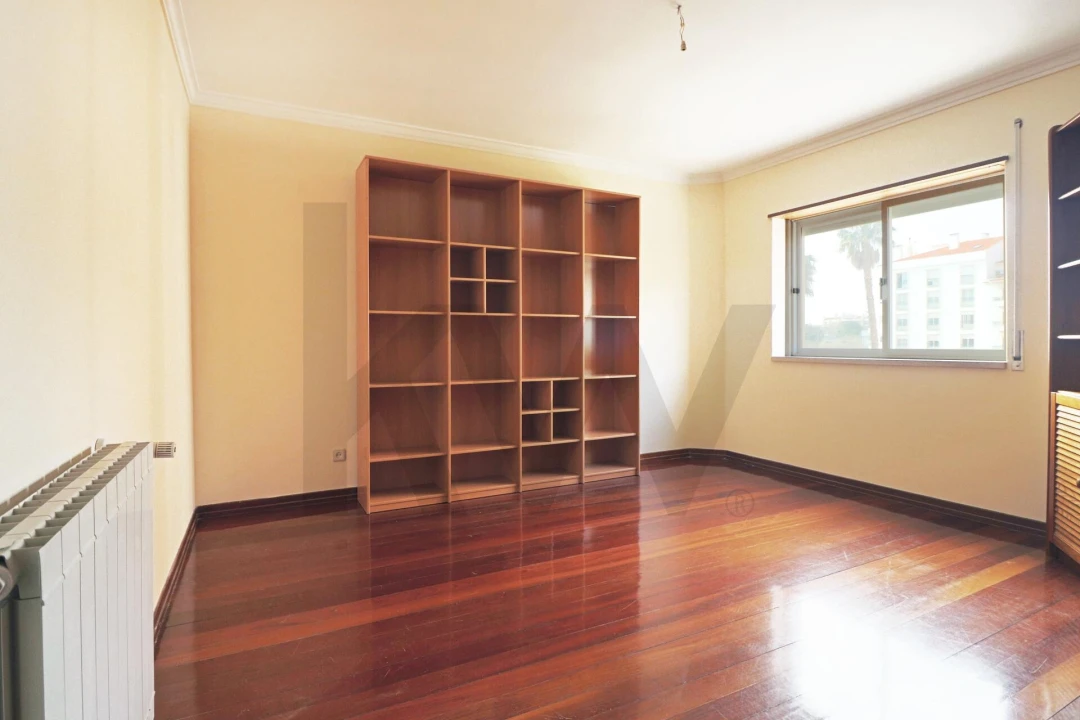 Apartamento T3 para Arrendamento em São Domingos de Rana Foto 29