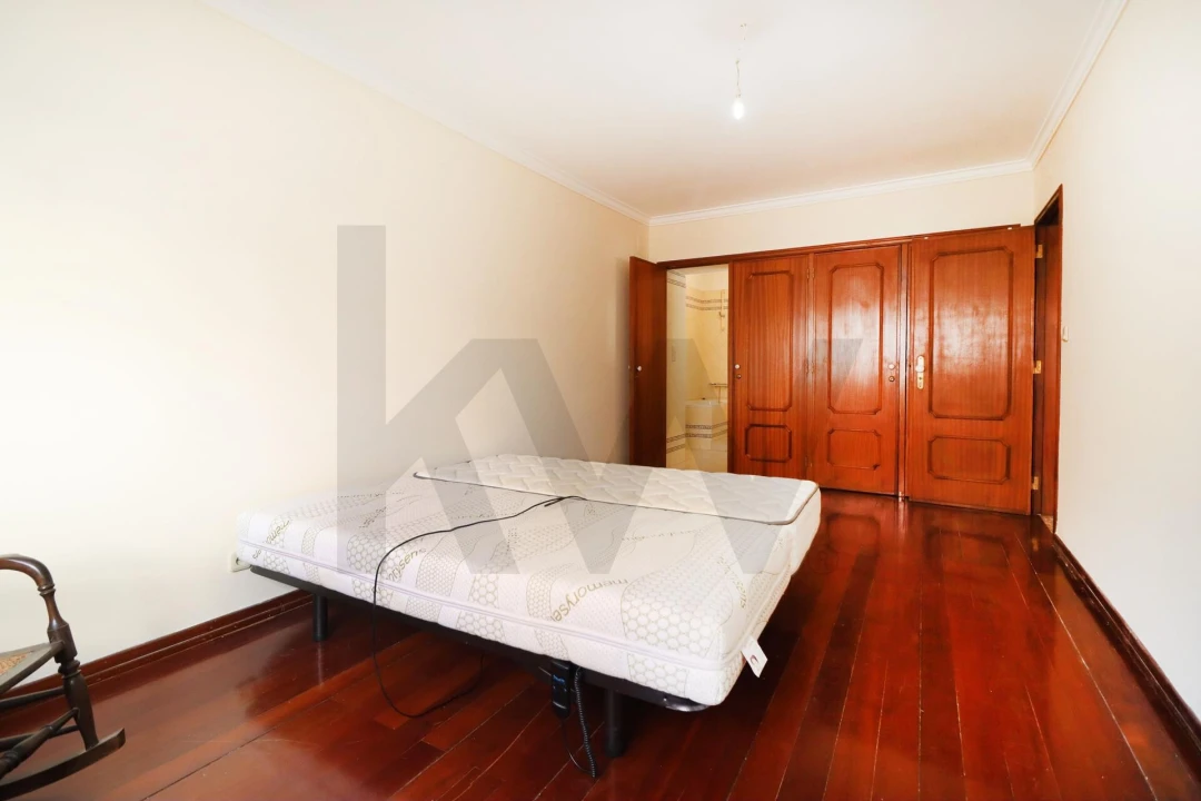 Apartamento T3 para Arrendamento em São Domingos de Rana Foto 18