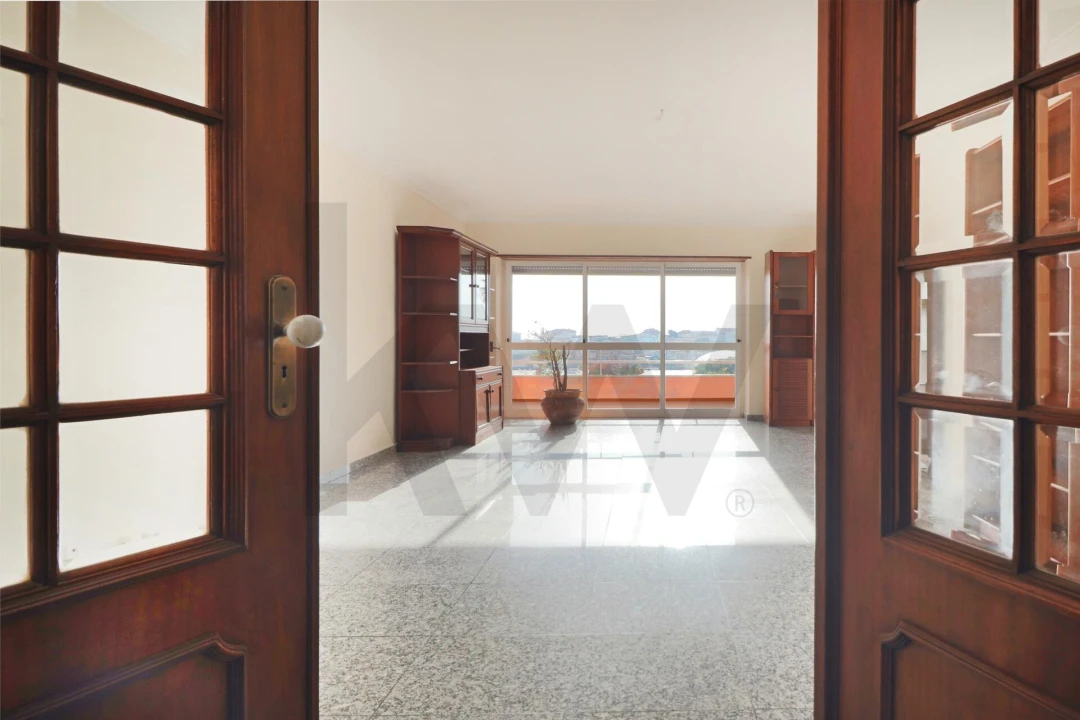 Apartamento T3 para Arrendamento em São Domingos de Rana Foto 1