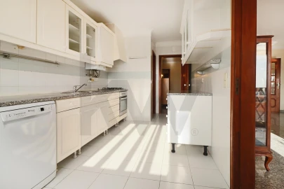Apartamento T3 para Arrendamento em São Domingos de Rana