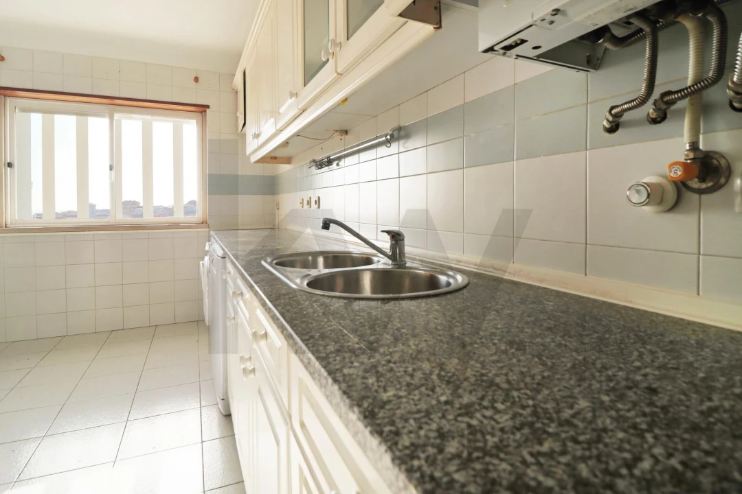Apartamento T3 para Arrendamento em São Domingos de Rana Foto 10